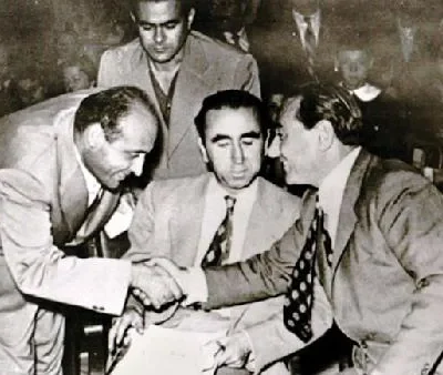 DSI Genel Muduru Suleyman Demirel, Bayindirlik Bakani Kemal Zeytinoglu, Basbakan Adnan Menderes Kemer Baraji Temel atma toreninde 1956