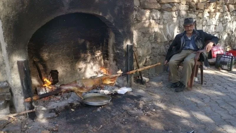 Yörük Mutfağının Usta İsmi Hasan Ali Dikmen Hayatını Kaybetti